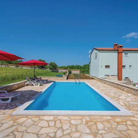 Holiday home 2 Bedroom Gorgeous In Sv,lovrec Jakici