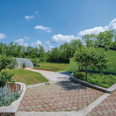 2 Bedroom Gorgeous In Sv,lovrec Jakici