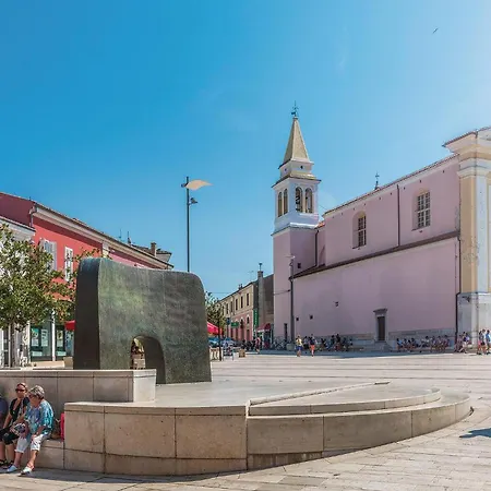 2 Bedroom Gorgeous In Sv,lovrec بيت للعطل Jakici