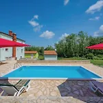 2 Bedroom Cozy In Svlovrec 別荘