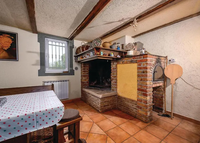 2 Bedroom Cozy In Svlovrec * Jakici