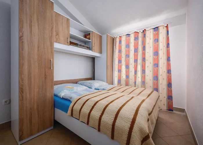 Σπίτι διακοπών 2 Bedroom Cozy In Svlovrec *